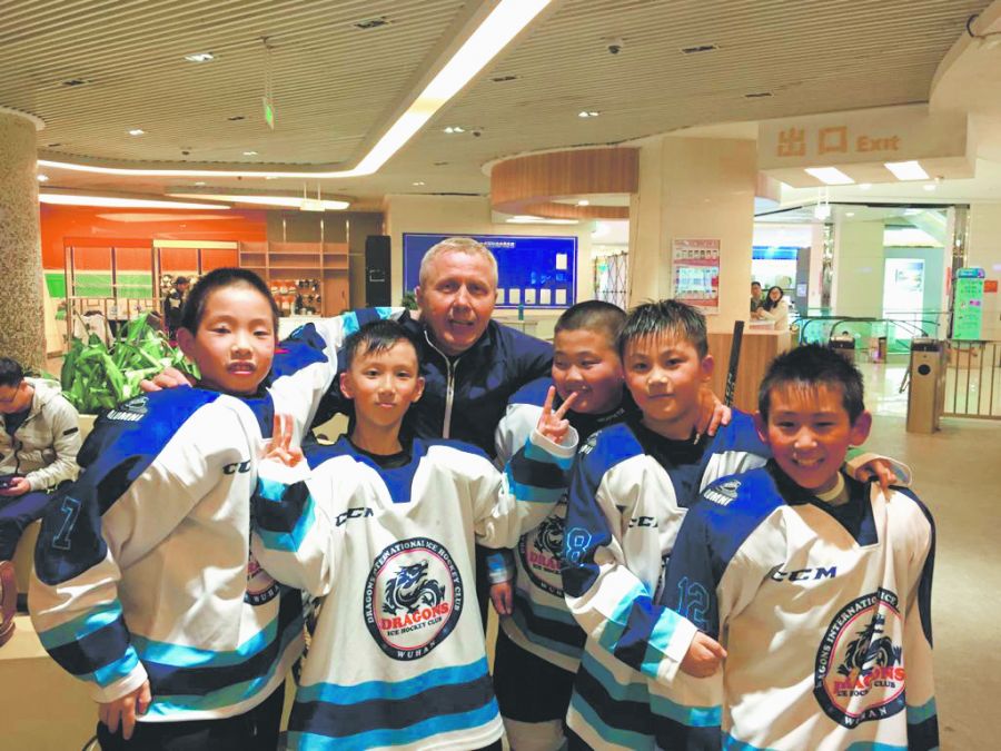 На фото: китайские подопечные Владимира Николаева.