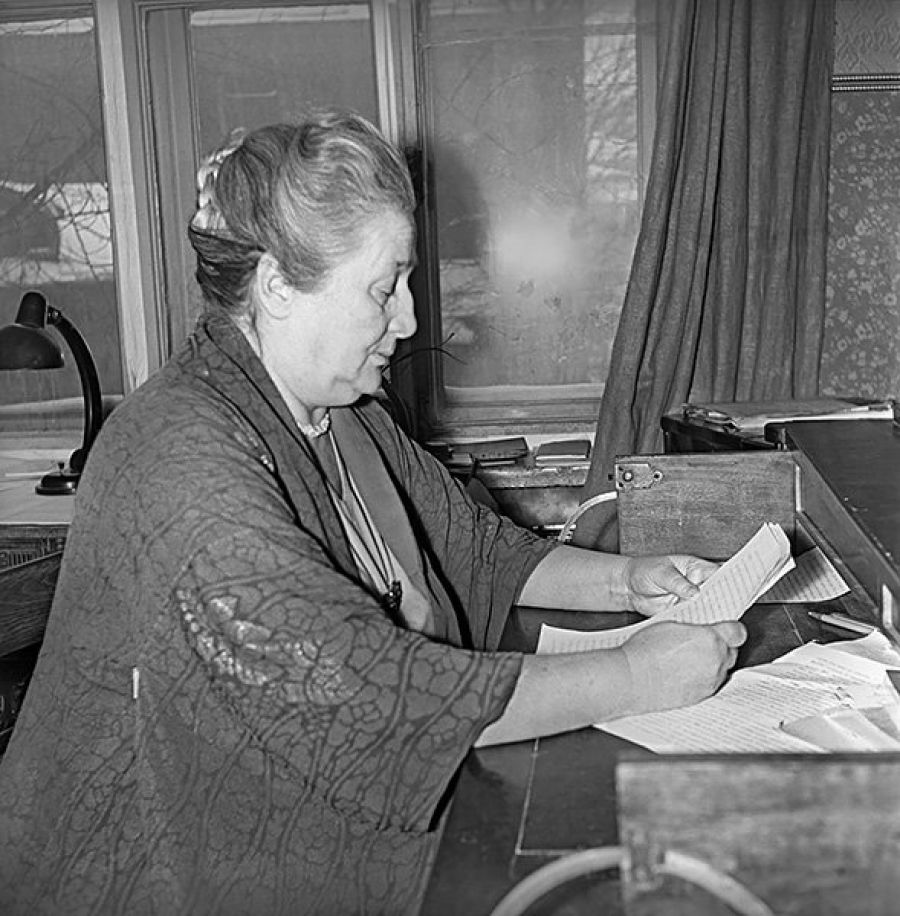 Удивительные истории от Анны Дмитриевой: о Булгакове, Солженицыне, МХАТе, вдове Чехова и даже Фреде Перри