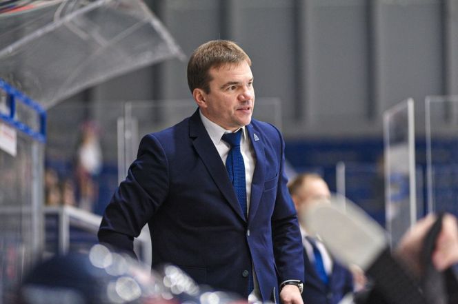 Главный тренер ХК «Динамо-Алтай» Александр Усачёв: «Сезон не доигран, но наградить хоккеистов надо»