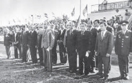 С приветствием выступает заместитель председателя оргкомитета олимпиады В.А. Левин