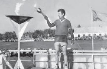 Огонь олимпиады зажигает А.В. Кекин