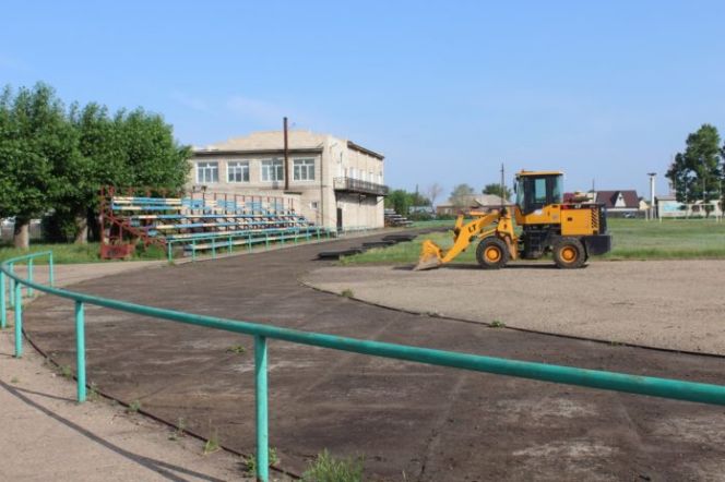 На стадионе "Урожай" в Родино начался капитальный ремонт  