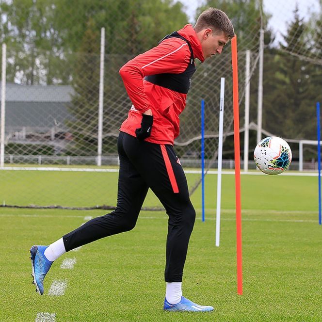 Снова на поле. Александр Соболев приступил к тренировкам в составе "Спартака"