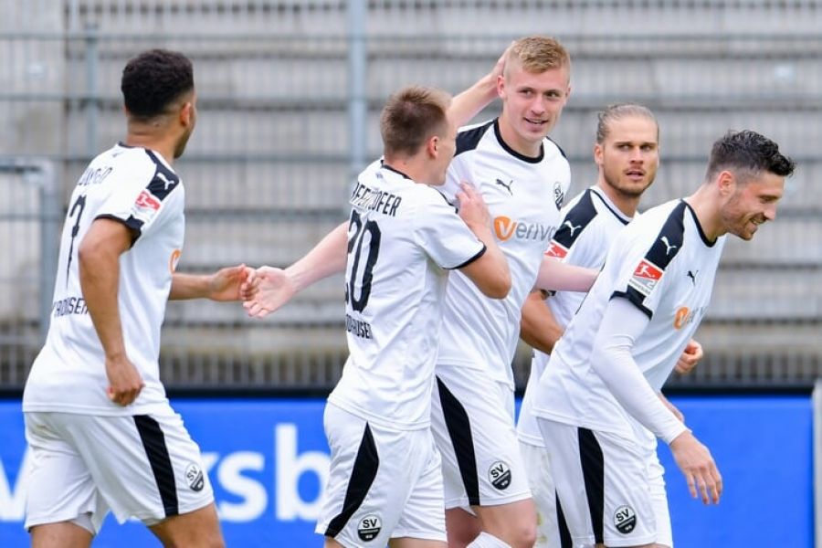 Капитан из Барнаула. Интервью-монолог защитника немецкого "Зандхаузена" Александра Жирова