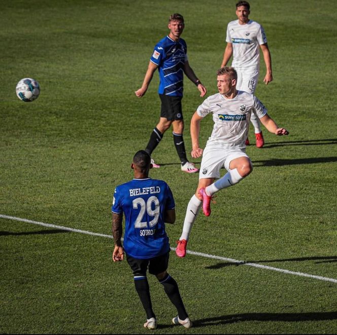 Александр Жиров помог «Зандхаузену» сыграть вничью с лидером Бундеслиги 2 