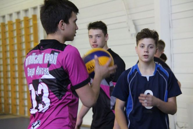 Спортивная школа олимпийского резерва по волейболу «Заря Алтая» проводит набор юношей 2009-2012 годов рождения 