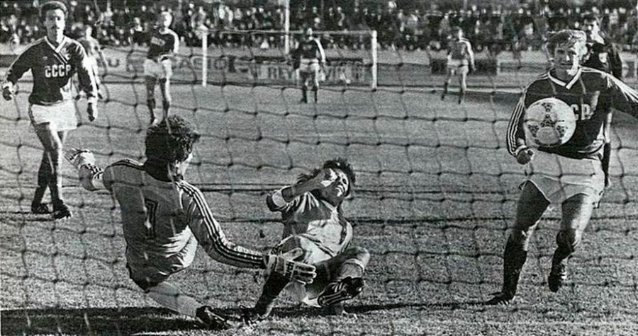 1998 год: Исландия - СССР 1:1. Фото: Чемпионат.Com