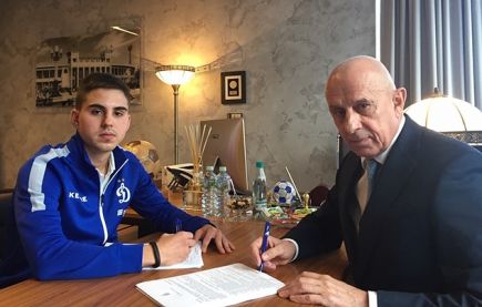 «Мечтаю уехать в топовый чемпионат». Защитник «Динамо» Робинзон Звонков – о тайне имени, детстве на Алтае и женщине-агенте