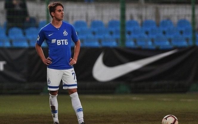 «Мечтаю уехать в топовый чемпионат». Защитник «Динамо» Робинзон Звонков – о тайне имени, детстве на Алтае и женщине-агенте