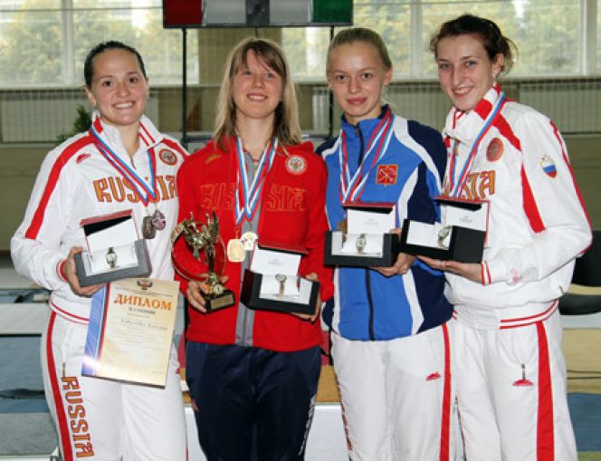 Виктория Ковалёва – серебряный призёр Кубка России по фехтованию на саблях.