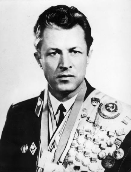 Константин Костенко.