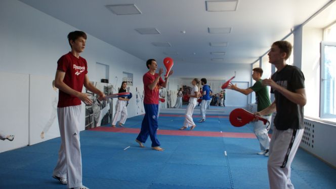 В краевой СШОР возобновились тренировки. Первыми в зал вошли спортсмены сборной края по тхэквондо