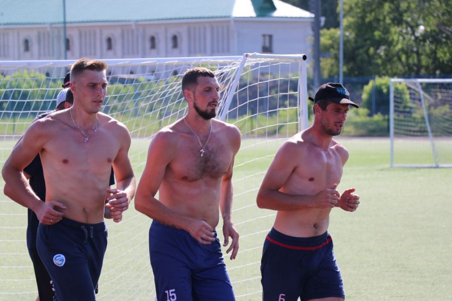 «Университет» зашёл в «Лабиринт». Репортаж с первой тренировки подопечных Ивана Воронкова