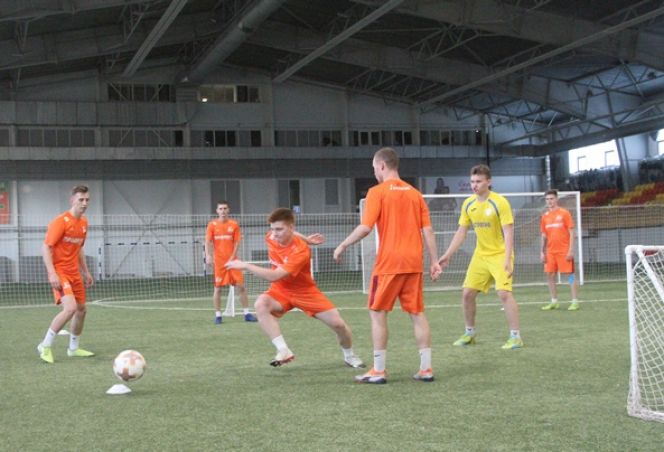 Футболисты «Темпа» готовятся к чемпионату Алтайского края. Фото Ярослава Махначёва