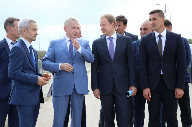 Заседание оргкомитета по проведению в Барнауле этапа Кубка мира по гребле на байдарках и каноэ прошло под руководством губернатора Виктора Томенко