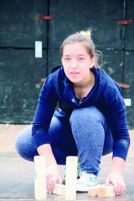 Ольга Шаповалова из села Табуны - кандидат в мастера спорта, сильнейшая городошница края.