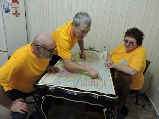 Ветераны клуба автомототуристов "Горизонт" отправились в автопробег Барнаул - Крым