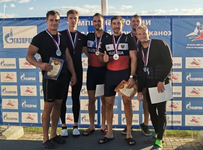 Александр Дьяченко и Кирилл Ляпунов в паре на дистанции 200 метров выиграли золото, плюс Дьяченко в одиночке - серебро