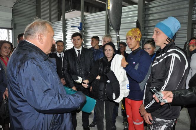 "У вас должен вырасти олимпийский чемпион!"  Герой России Владимир Шаманов встретился с воспитанниками СШОР имени Костенко  по гребле