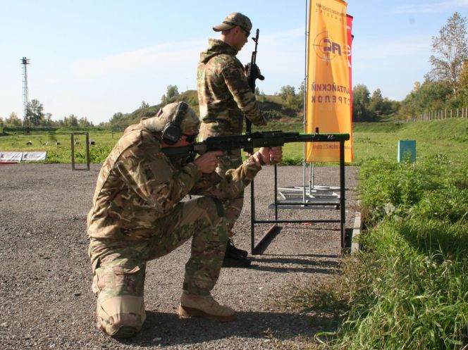 В Барнауле сотрудники спецназа Росгвардии приняли участие в соревнованиях по практической стрельбе. Фото: Владимир Антропов