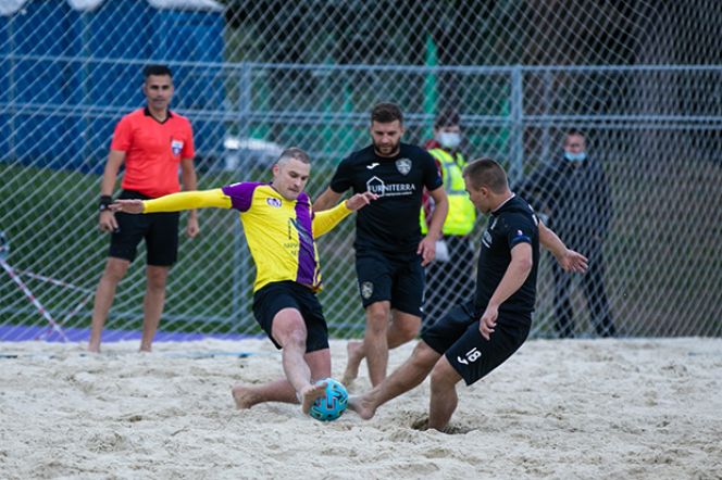 Барнаульский "АлтайСоккер" стартовал в Первенстве России по пляжному футболу с поражения. Фото: "Алтайский футбол".