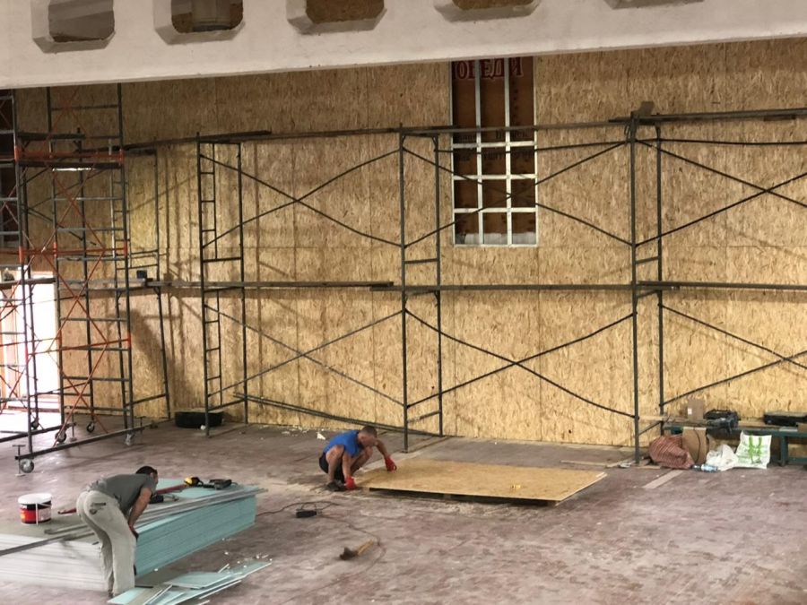 Спортзал "Чемпиона" во время ремонта. Фото из архива Владимира Кутчера.