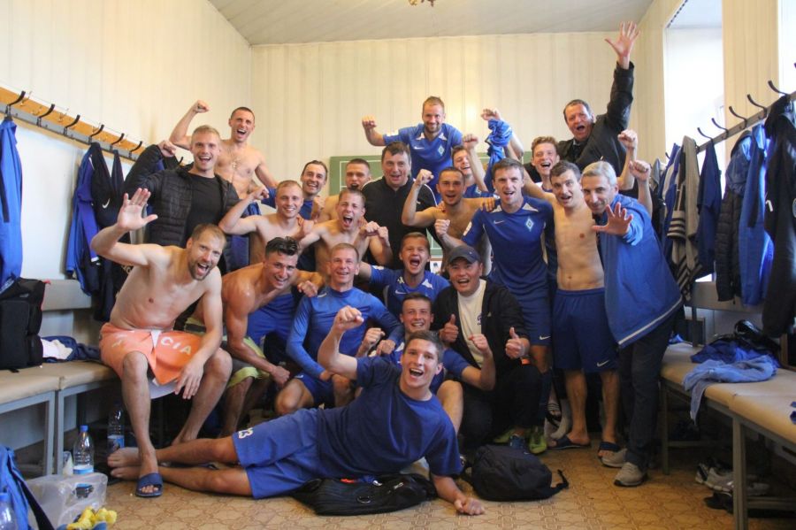 Фото пресс-службы "Динамо-Барнаул" из победной раздевалки после матча с "КАМАЗом" 