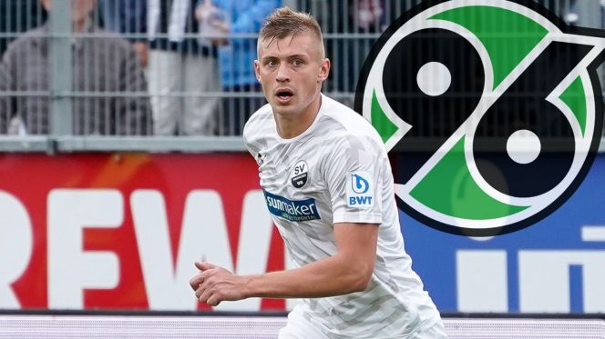 Сборная России назвала состав на матчи в октябре. В нем новичок с Алтая  — защитник Александр Жиров