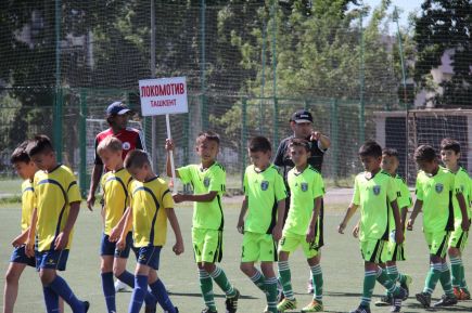 Гудит стадион!