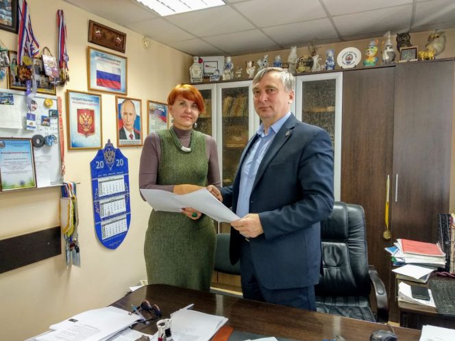 Краевая федерация волейбола  и СШОР "Заря Алтая" подписали документы о сотрудничестве с администрацией Рубцовска и СШ "Юбилейный"