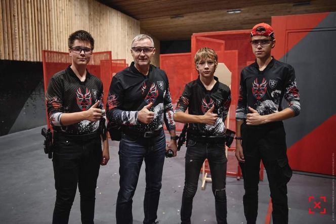 На фото слева направо: Иван Кальянов, руководитель СК "Патриот" Сергей Петров, Руслан Елагин и Максим Гаврилин