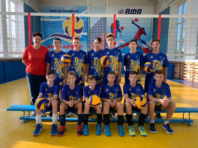 Юноши СШОР "Заря Алтая" заняли третье место на полуфинальном этапе первенства России 