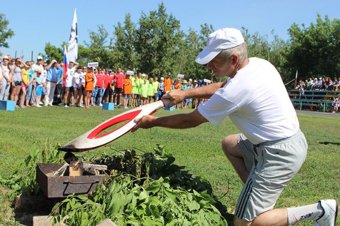 С праздником спорта!