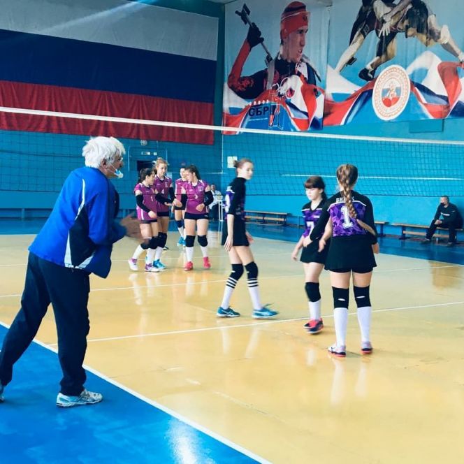 В Заринске прошли соревнования по волейболу XL Спартакиады спортшкол края среди девушек 2005-2006 годов рождения (добавлены фото)