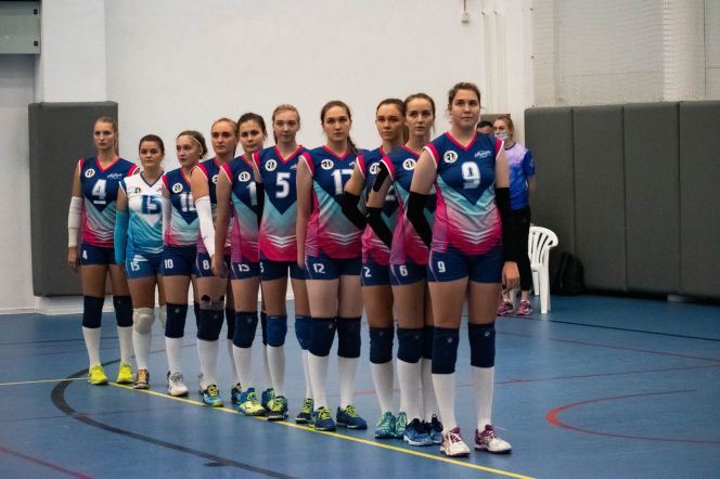 Лидер пока сильнее. Волейболистки "Алтая-АГАУ" проиграли "Оми-СибГУОР" 1:3 