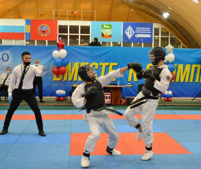 В Барнауле определились победители первенства и чемпионата Сибири по восточному боевому единоборству (кобудо)