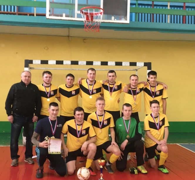 В Камне-на-Оби прошел открытый краевой турнир "Золотая осень" среди любительских команд 