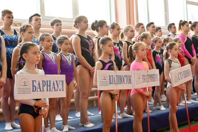 Алтайские гимнасты завоевали львиную часть наград XXV Всероссийских соревнований памяти олимпийской чемпионки Елены Наймушиной (фото)