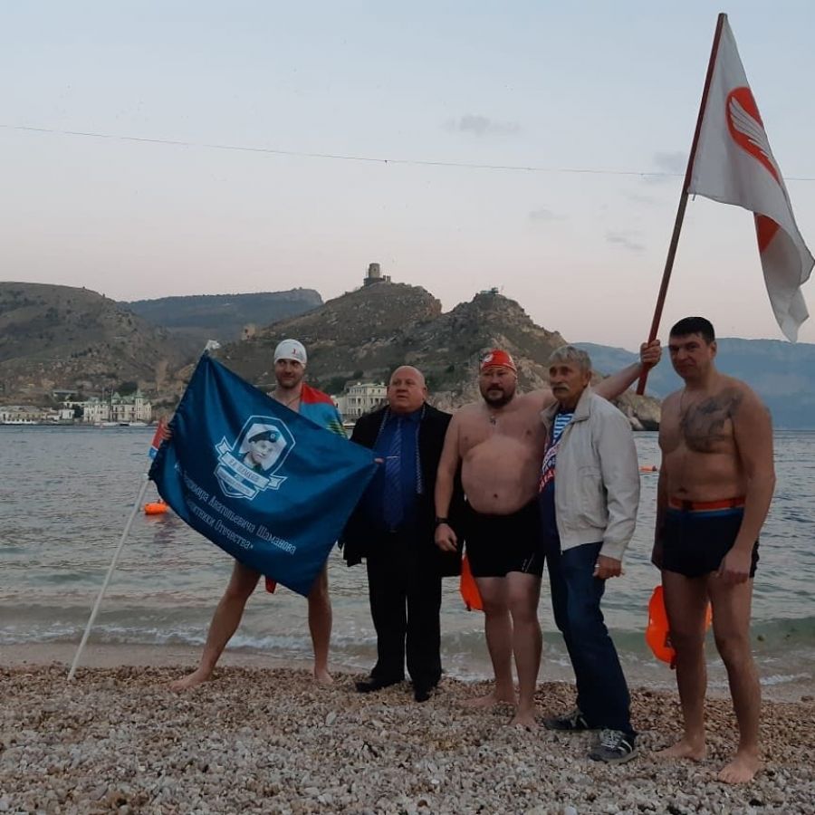 Андрей Денисов: «В море нас сопровождали дельфины. Это добрый знак!» Как барнаулец проплыл Черноморскую эстафету Победы