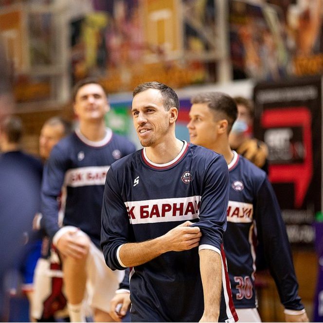 Остались на первом месте. БК «Барнаул» вырвал победу у курских «Русичей» - 90:81