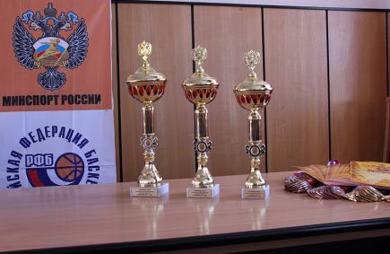 "Изумрудный" - в оранжевых цветах