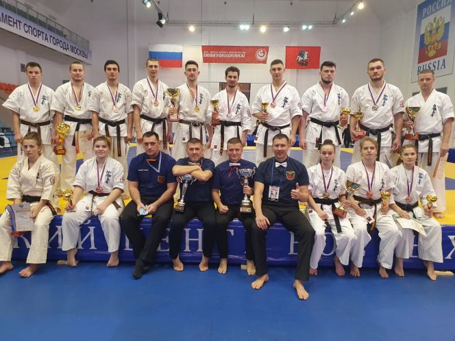 Золото и серебро завоевали алтайские спортсмены на чемпионате России по киокусинкай