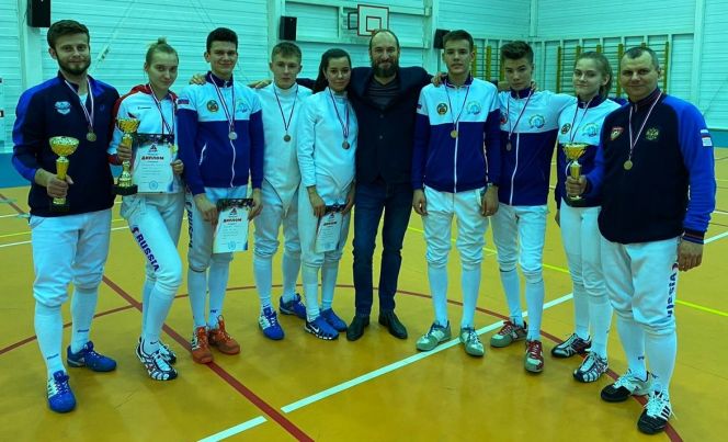 Состоялся чемпионат Алтайского края среди мужчин и женщин по фехтованию на саблях