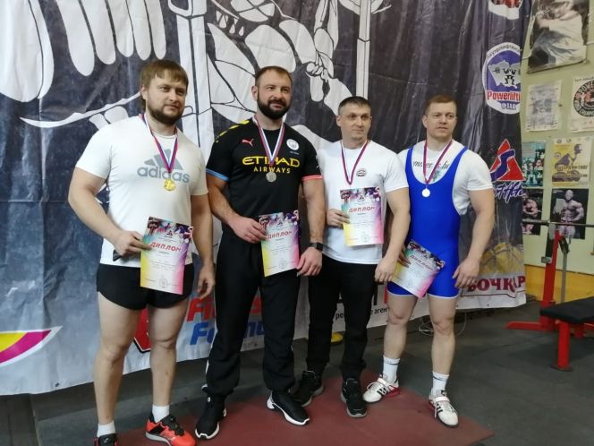 В Бийске состоялись чемпионат и первенство края по жиму штанги лёжа