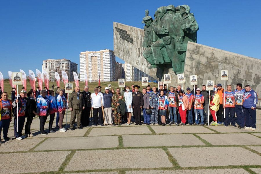 Андрей Денисов: «В море нас сопровождали дельфины. Это добрый знак!» Как барнаулец проплыл Черноморскую эстафету Победы