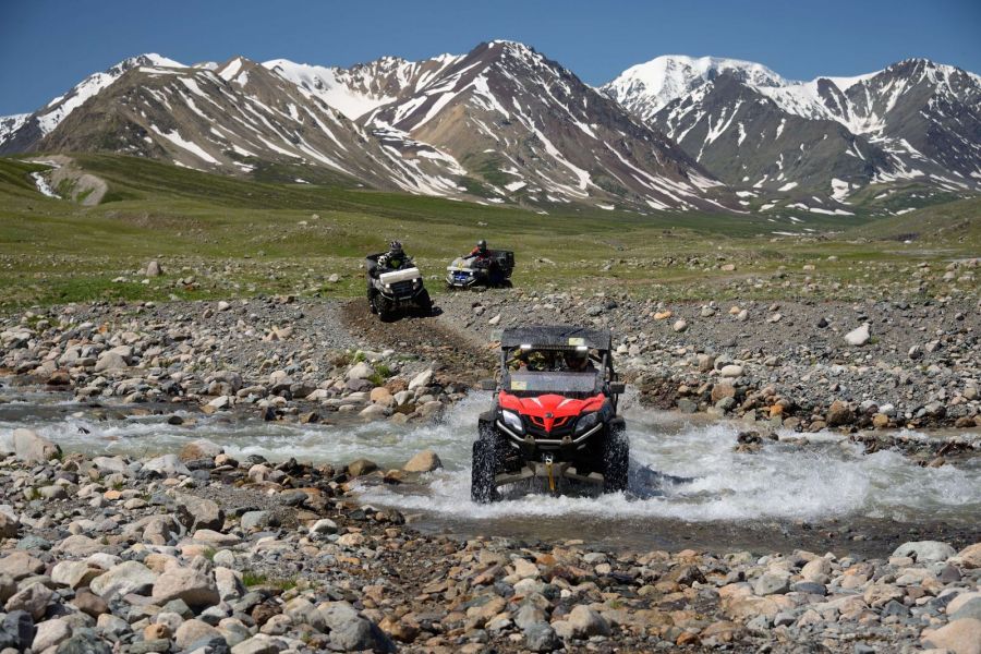 «Пошел в атаку – не ложись!» Невероятные приключения Евгения Горбика на воде и бездорожье