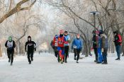В барнаульском парке "Изумрудный" прошла "Русская зима" - стайерские забеги любителей бега на 1 милю и больше 