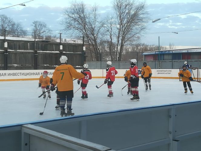 Команда СШ "Спарта" выиграла муниципальный этап турнира "Золотая шайба"
