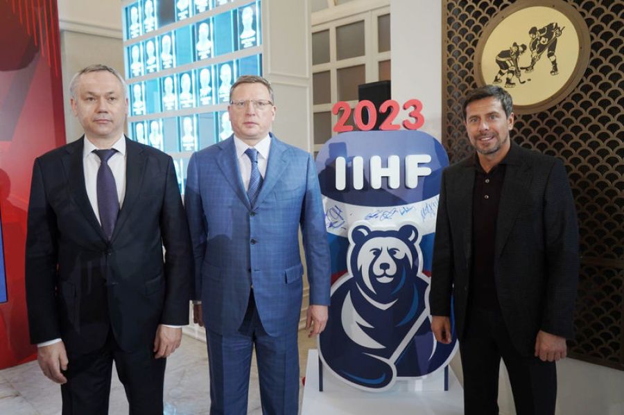 Александр Крылов (справа). Фото: ХК «Авангард»