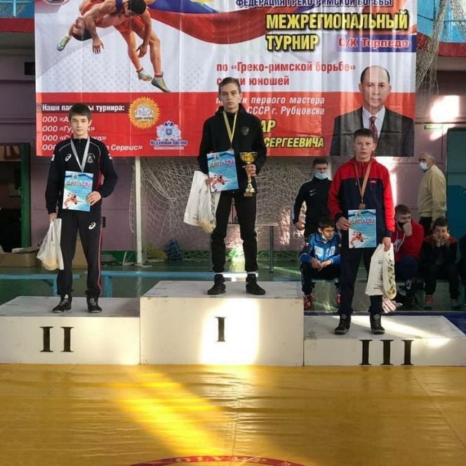 В Рубцовске завершился XXII юношеский турнир борцов-классиков памяти Виктора Бочевара